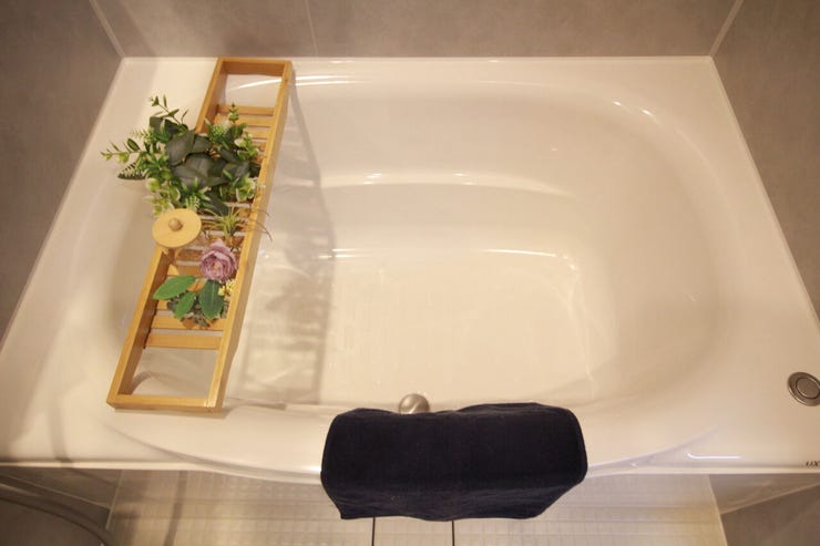 【オートバス給湯器】スイッチひとつで湯張りや追い炊きができる給湯システム。家事負担の軽減に♪