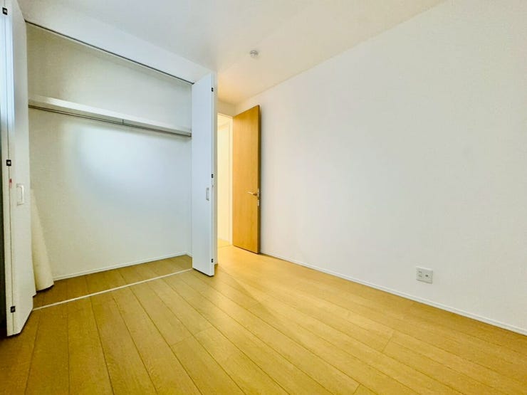 隠れた収納スペースとして、普段は使わないようなものも片づけておくのにとっても便利!