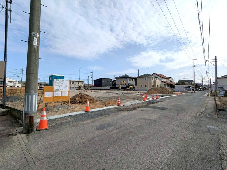 【前面道路含む現地写真】