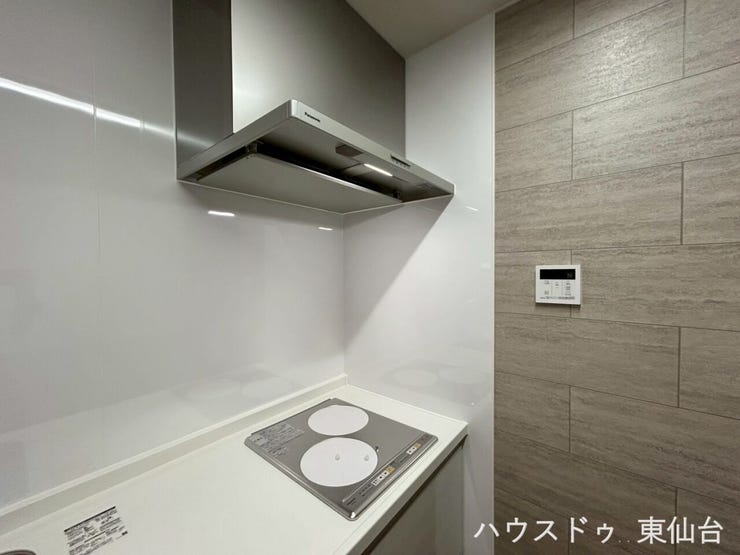 薄型レンジフードは凹凸が少なくサッと拭くだけ、お手入れも簡単です!