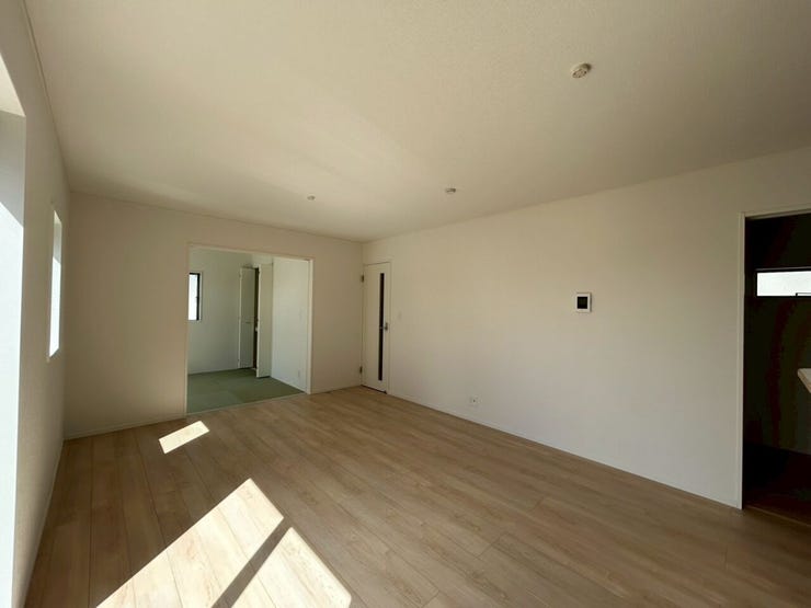 【同型写真(リビング)】
同ビルダー参考写真