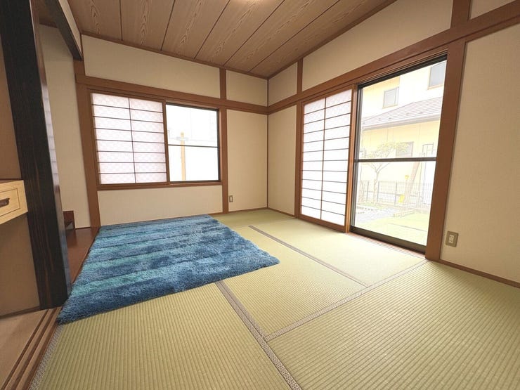 6帖の和室。リビングに隣接しており、お子様が遊んでいても安心の空間です。