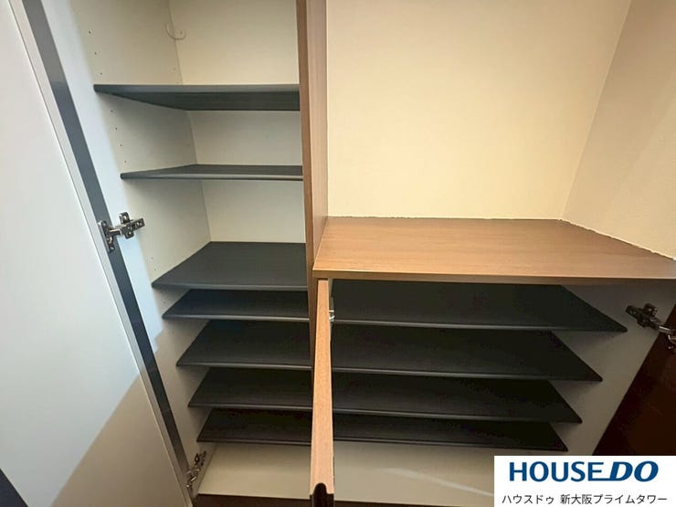 シューズクローゼットでお靴や雨具などの収納もばっちり♪