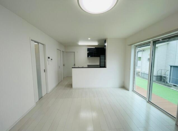 フローリングの開放感ある広々としたリビングです!