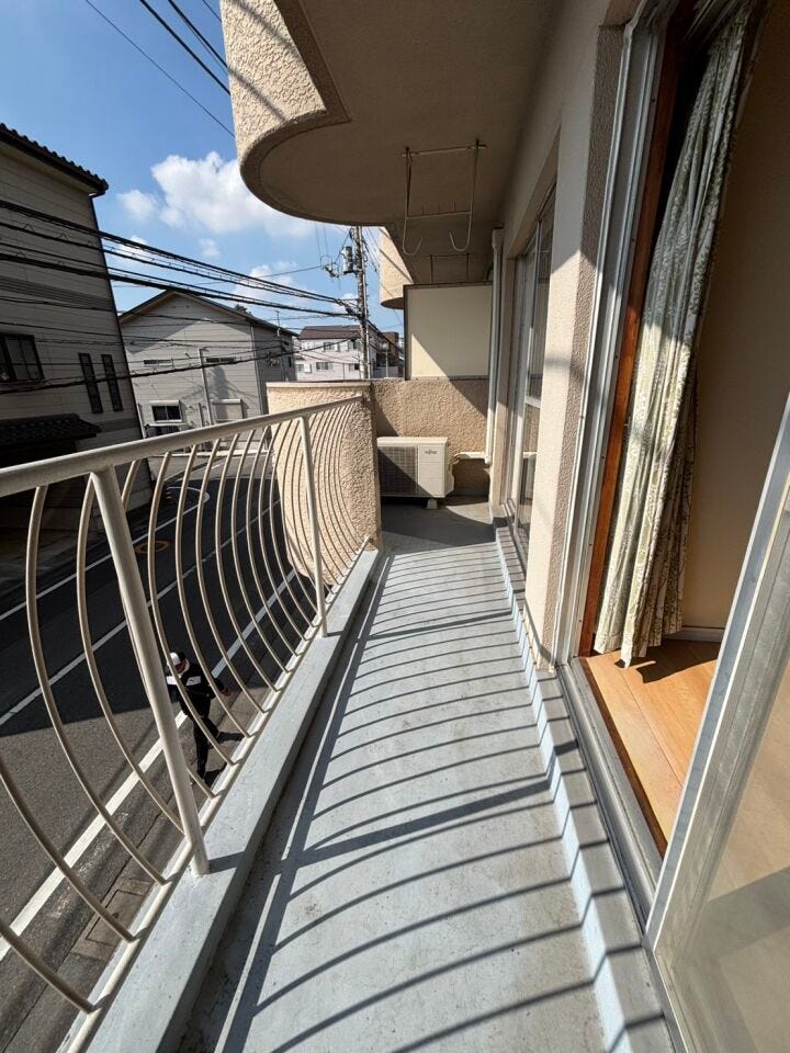 日当たりの良いワイドバルコニー