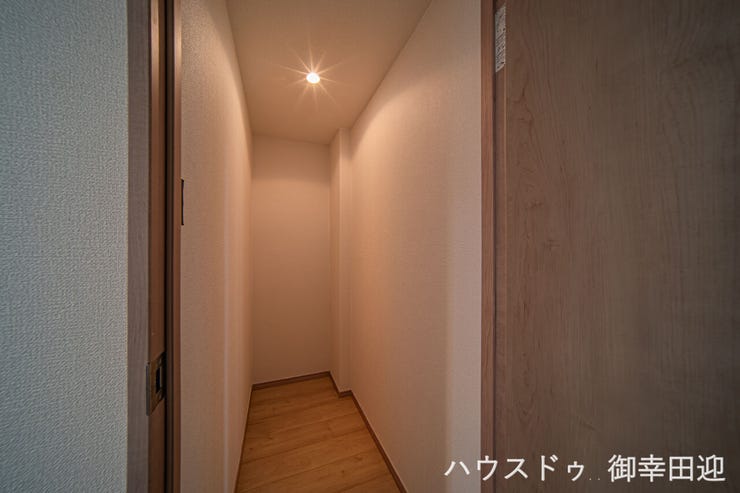 ■暮らしを整える魔法の場所■納戸。必要なものを必要な場所に。家全体で考えられた収納計画が、ゆとりある生活を実現します。