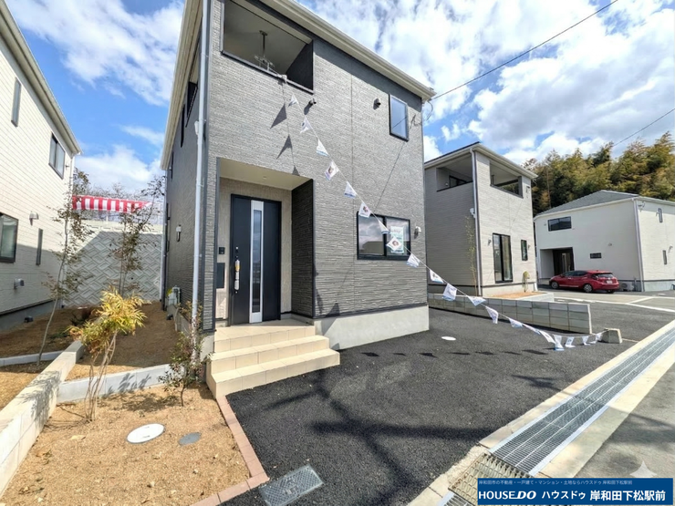 隣家とのスペースも十分ありますので、快適に過ごせそうです。