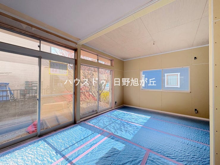 南面ワイドサッシで一日中明るい空間に。完成後の開放感は想像以上。