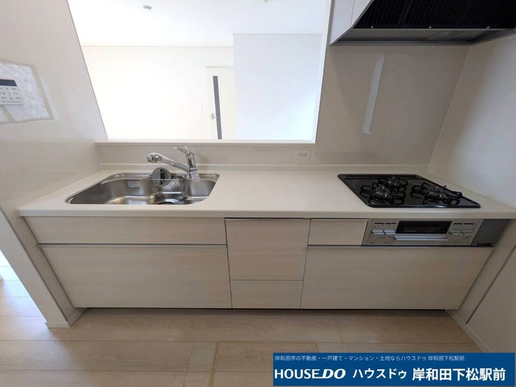 収納+3口コンロに新品のシンク・システムキッチンで新生活が華やぎますね♪