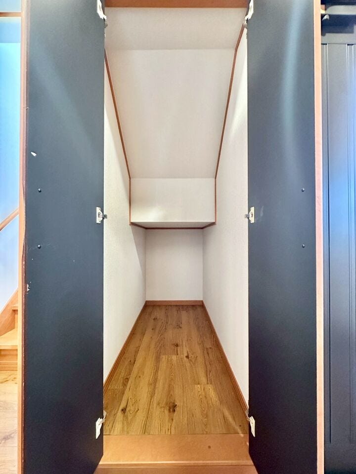 「しまう場所」がしっかりあるから、
生活感を抑えたすっきりとした空間を保てます。