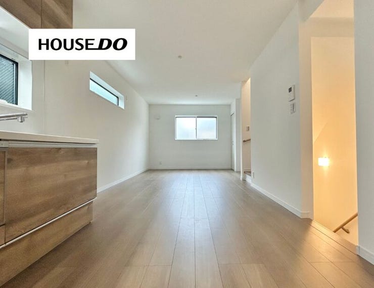 奥行きのあるリビング空間!大きめソファやダイニングもゆったり置けます◎