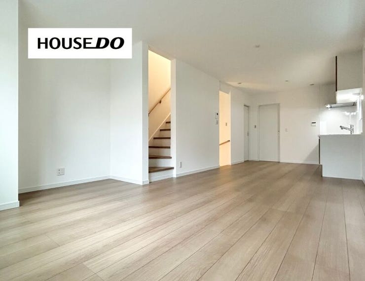 奥行きのあるリビング空間!大きめソファやダイニングもゆったり置けます