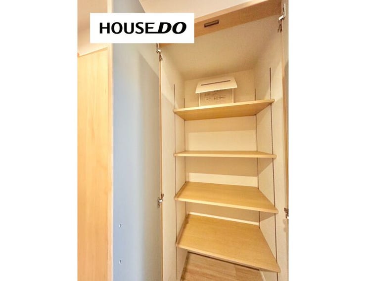家族みんながアクセスできる廊下収納♪