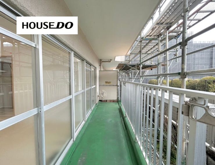 ばるこにーから公園が見え、お子様の遊んでる様子も見られます♪