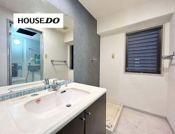 広々洗面台・大きな鏡が有り便利な洗面です!