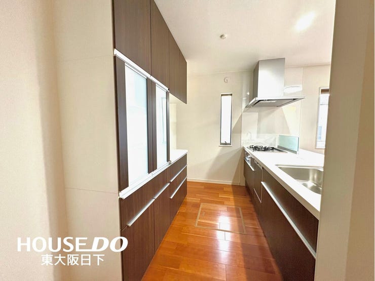 キッチン:長い時間滞在するキッチンだからこそ、食事の準備を楽しい時間に、忙しい時でもスムーズに無駄なく作業できる、お手入れも簡単にできるなど、毎日を楽しくするキッチンスペースです!