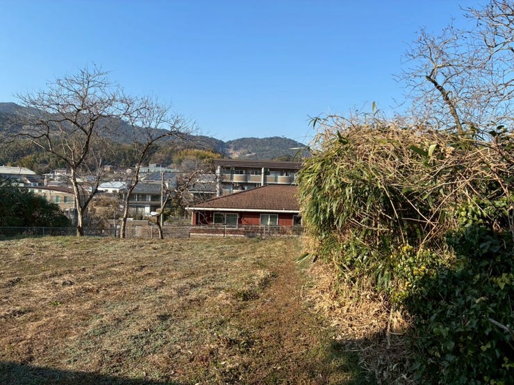 敷地内から北側に向いて撮影した画像です。もともと畑として利用されていた土地なので、畑をされたい方にもおすすめです!