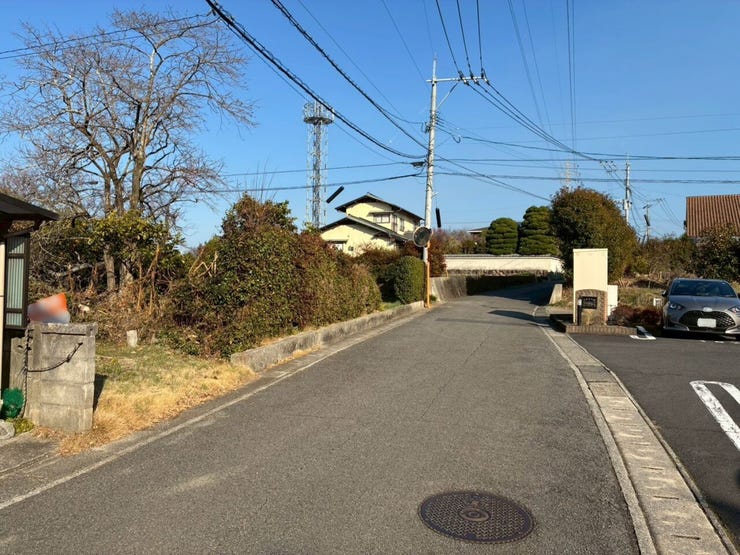 本物件接道箇所を前面道路から東向きに撮影した画像です。