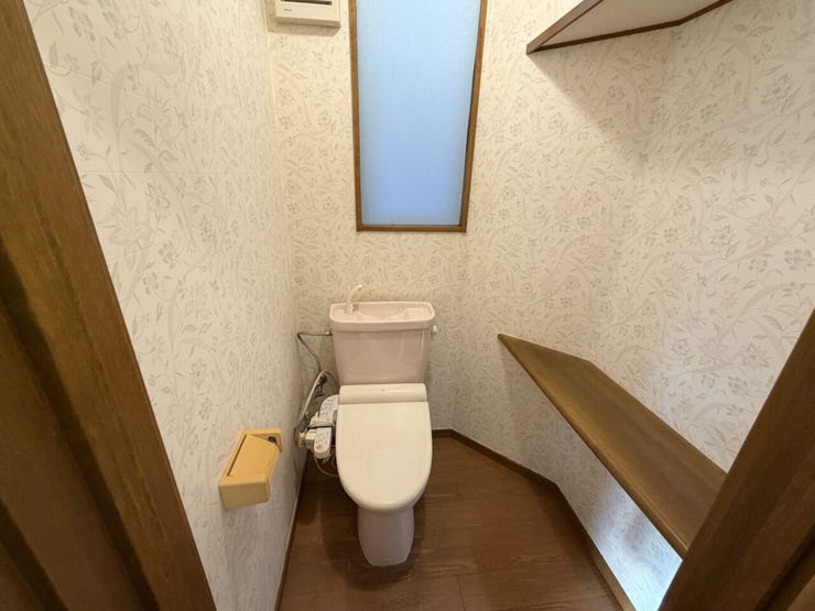 室内(2026年2月)撮影
◎現地案内予約受付中!◎
天井部分にも棚があるため、洗剤やトイレットペーパーのストックもしっかり収納できます◎