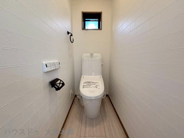 温水洗浄機能付きトイレです★