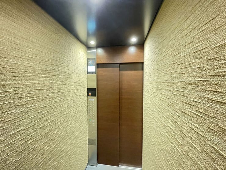 コミュニティの移動はエレベーターで迅速に