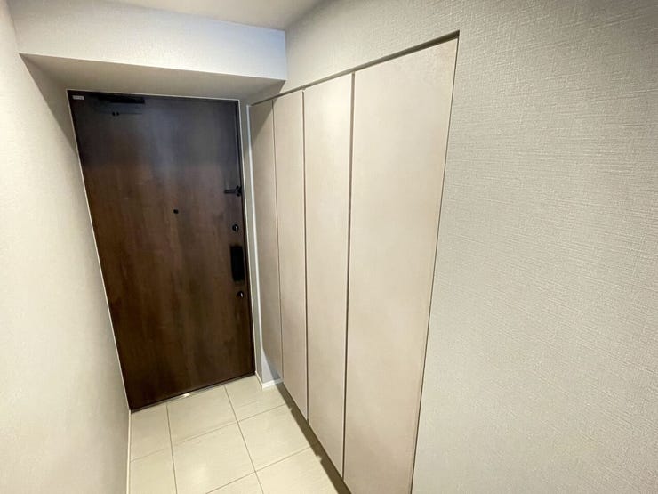 内玄関はすっきりとしたデザイン