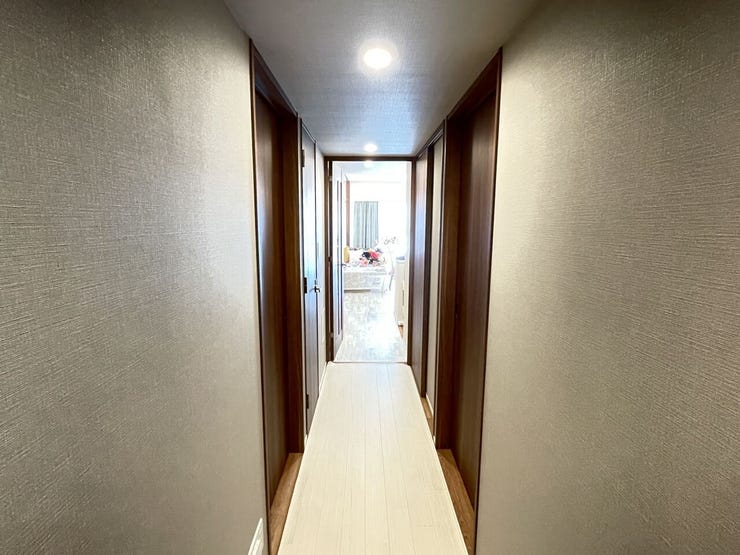3LDKへつながる廊下
