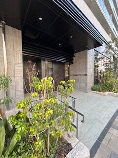 エントランスを出たなら本厚木駅へ徒歩約1分!