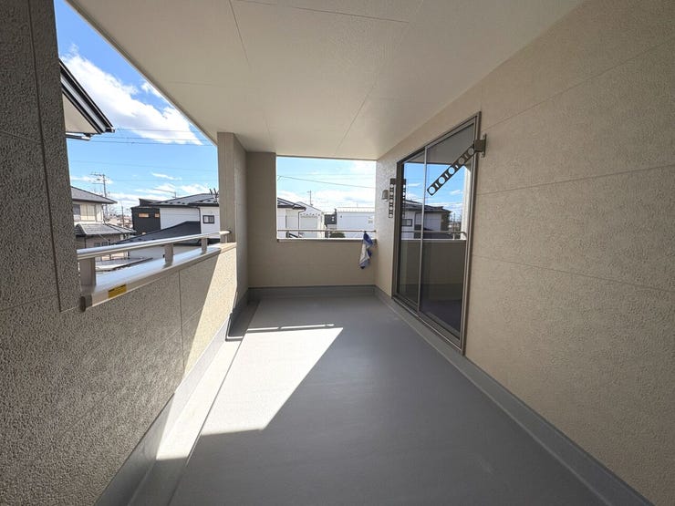 ◇南向きインナーバルコニー◇突然の雨にも対応できるインナーバルコニー仕様です。