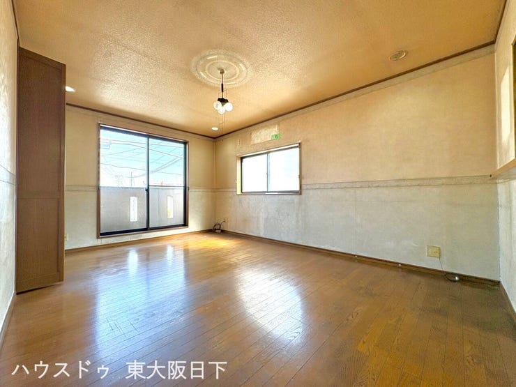 2階LDK15帖:家族みんなが爽やかに健やかに過ごせるように、溢れる光をたっぷり取り込んだリビングダイニング。集いの場、憩いの場としての快適性を求めたやすらぎの空間です♪