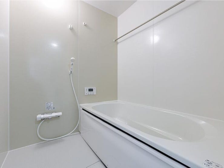 ハウステック製バスルーム
ゆとりの1坪サイズ、高断熱浴槽、換気暖房乾燥機つき。