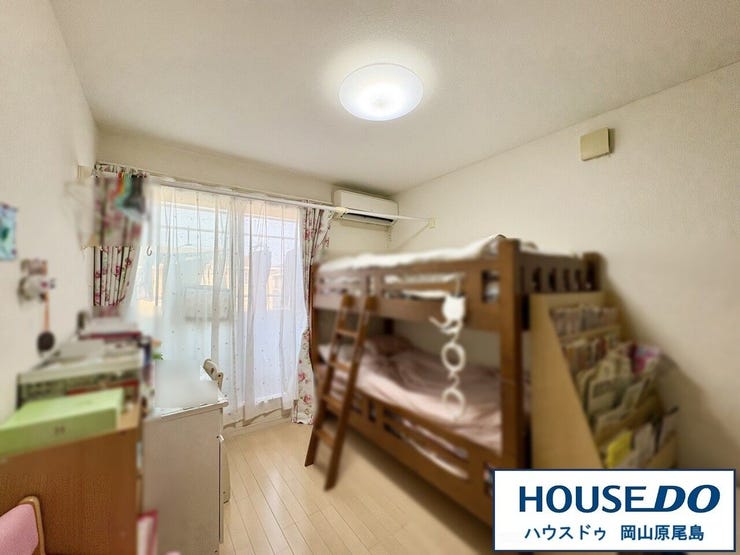 ベッドや勉強机を置いても十分な広さです♪お子様の成長を支える、勉強や好きな事に没頭する学びの空間にどうぞ♪