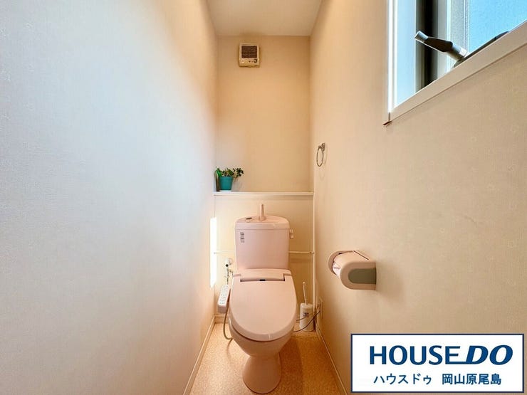 朝の忙しい時間にも活躍してくれそうな、トイレは1階と2階に配置しています♪