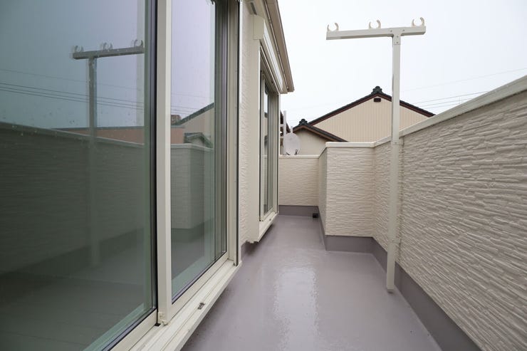 バルコニー 同仕様
南向きバルコニー♪
日当たり良好です♪