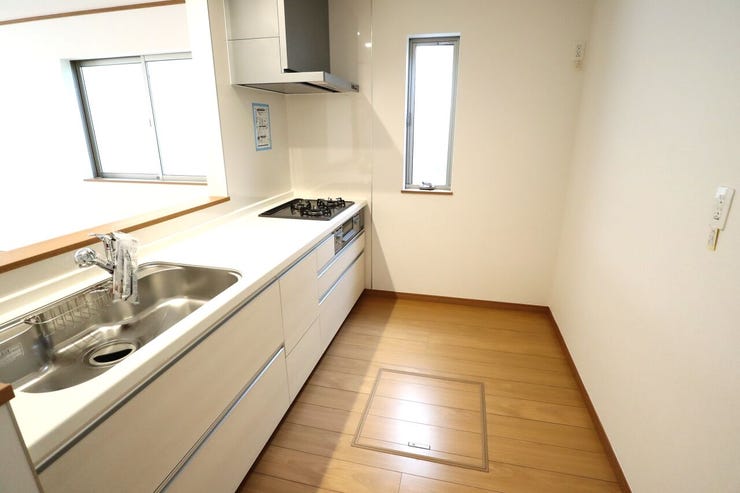 キッチン 同仕様
使い勝手の良いカウンターシステムキッチン♪
家族の様子を見守りながら家事ができます♪