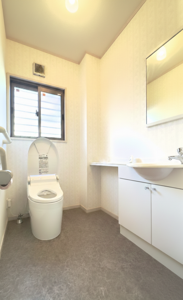 広々としたトイレが特徴です!
※こちらの写真は家具等を消す加工を行っております。