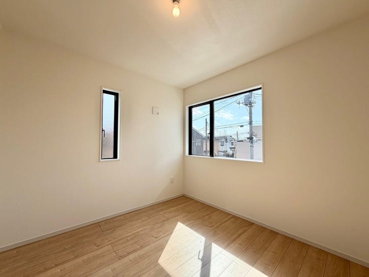 〈5.8帖〉南から明るい光が射し込む陽だまり空間♪