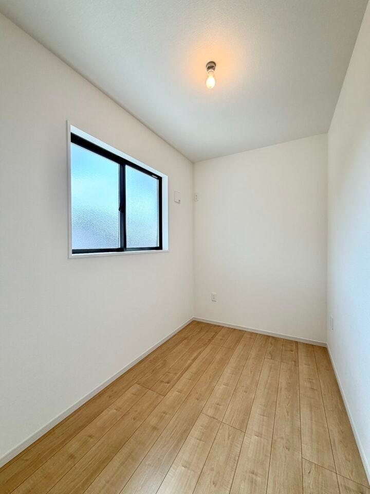 〈3.5帖〉コンパクトな洋室は、書斎にちょうど良い◎