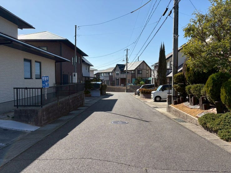 ゆったりとした幅員。お車のすれ違いもストレスなく行えます!