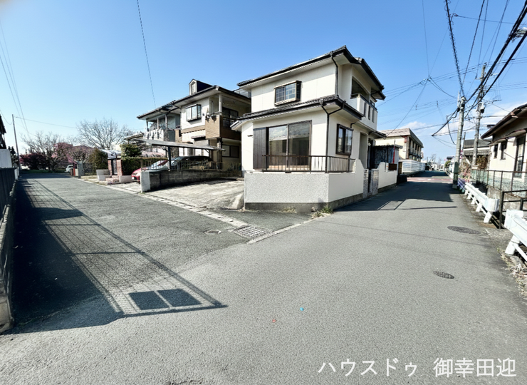 ■理想を叶える新しい暮らしの舞台■高いデザイン性と機能性を兼ね備えた住まい。ここで、家族の新しい物語が始まります。