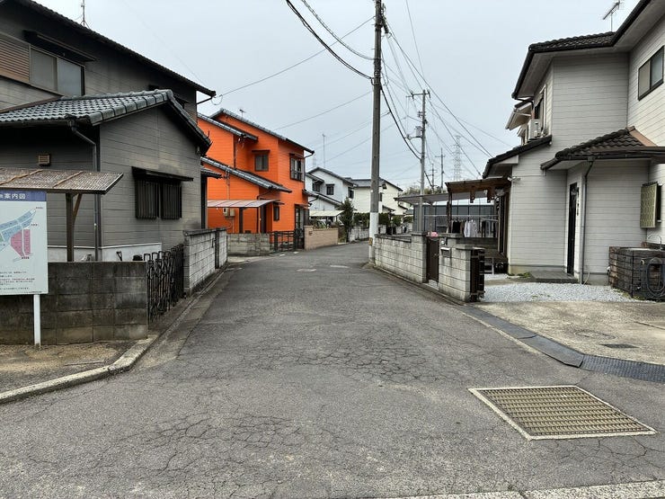 前面道路含む現地(南面西向き)