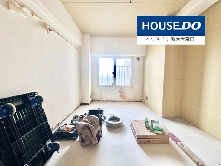 6.8帖のお部屋にはウォークインクローゼットを完備。
さらに廊下にも収納があり、たくさんのお荷物が収納できます。