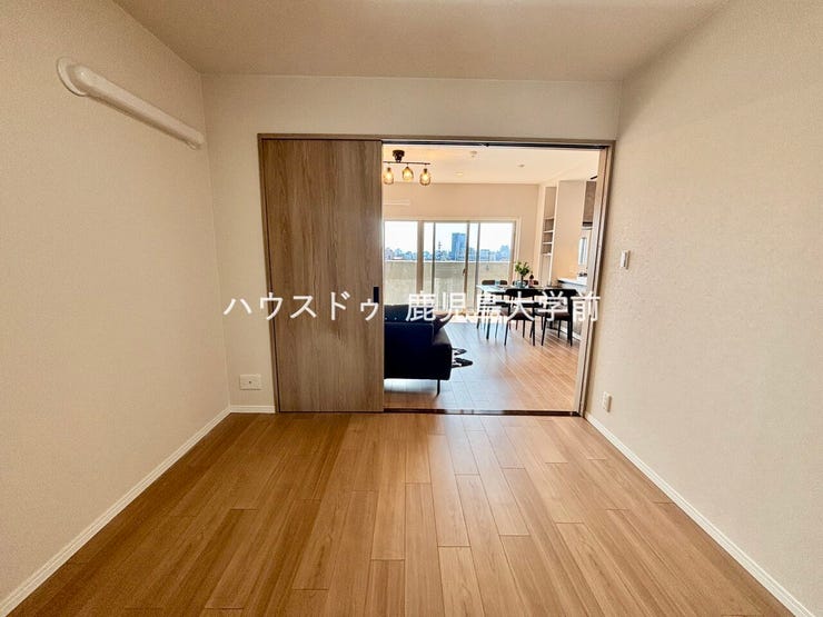 リビングと繋げて使える開放感たっぷりの洋室