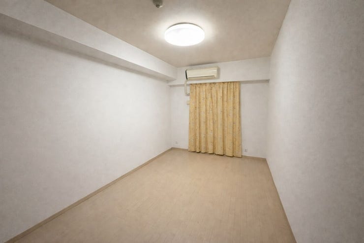 ■7.1帖洋室
主寝室としての利用もおすすめです。
【※画像はAI加工により荷物等を消去しています。】