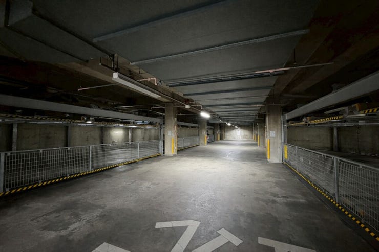 ■雨風から守ってくれる地下駐車場
【※画像はAI加工により荷物等を消去しています。】