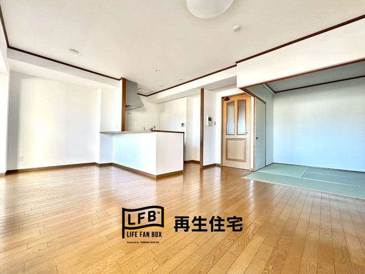 全体的にナチュラルオーク調の色合いが落ち着きます♪
