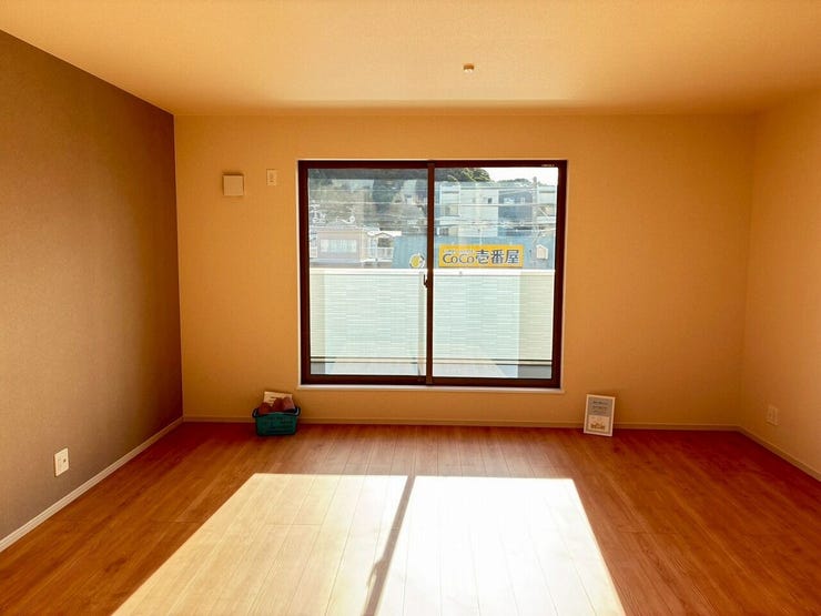 目の前に八幡山がみれます