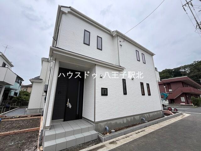 4LDKの間取り、駐車は2台可能です。