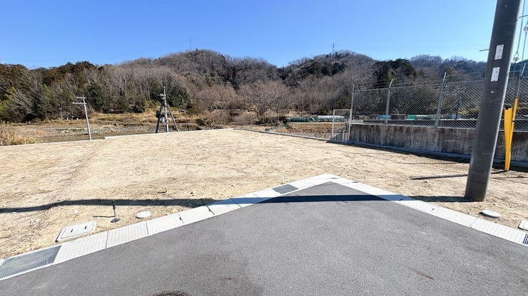 付近には緑や山など多く、豊かな自然の風景を望んでいただけます◎