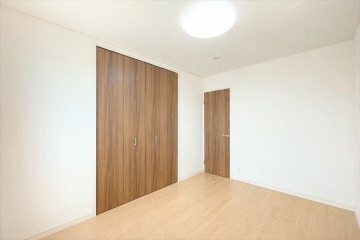 自分専用の場所があるので
リビングダイニングに自分のものを置きっぱなしにすることもなくなります。